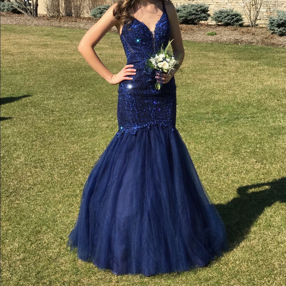 Beautiful prom dress, no alterations made